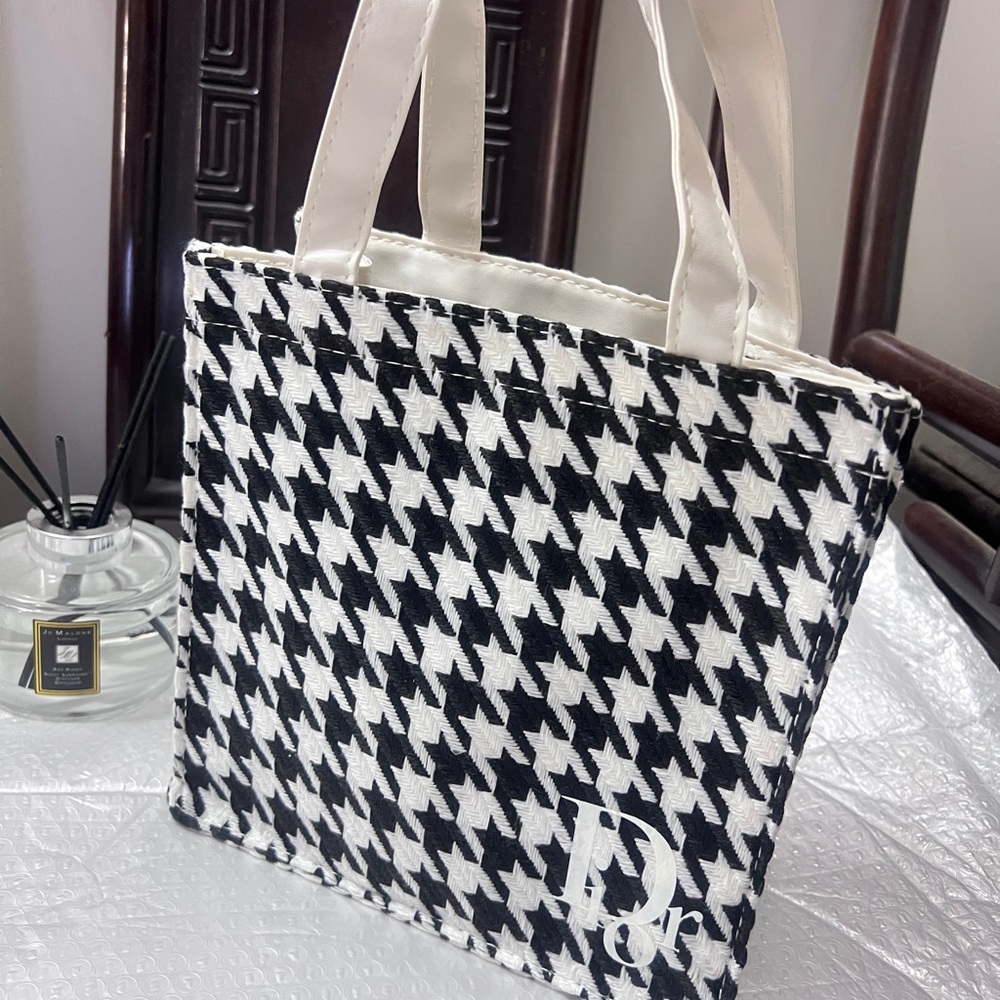 Dior Cosmetics Tote Bag，in good condition